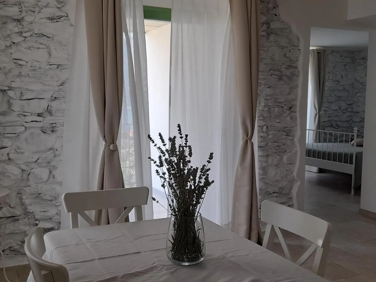 Apartment Ape Bianca - Appartamento Rosmarino Colico