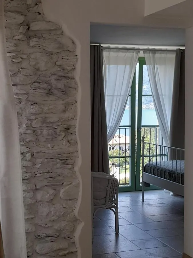 Apartment Ape Bianca - Appartamento Rosmarino Colico Italy